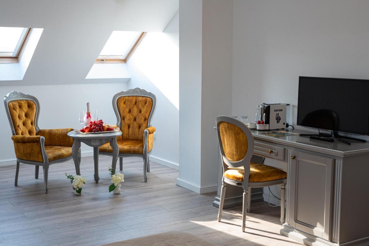 Carul Din Stele Hotel Coţofenii din Faţă Bagian luar foto