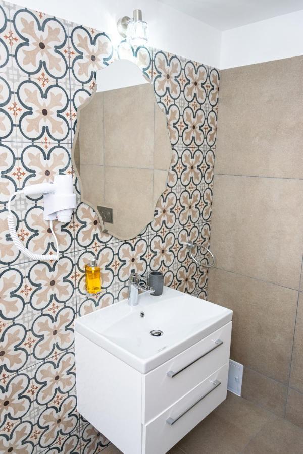 Carul Din Stele Hotel Coţofenii din Faţă Bagian luar foto
