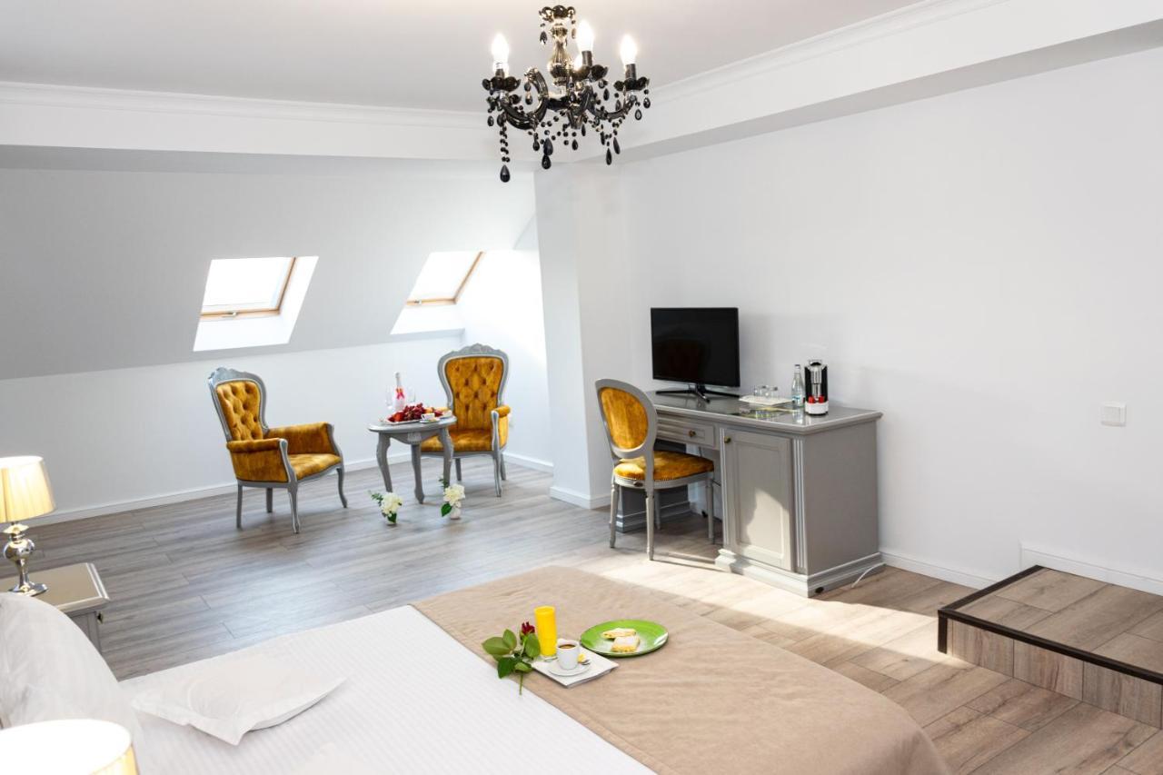 Carul Din Stele Hotel Coţofenii din Faţă Bagian luar foto