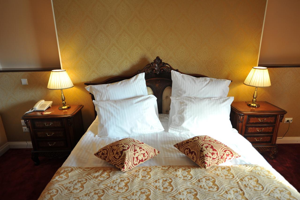 Carul Din Stele Hotel Coţofenii din Faţă Bagian luar foto